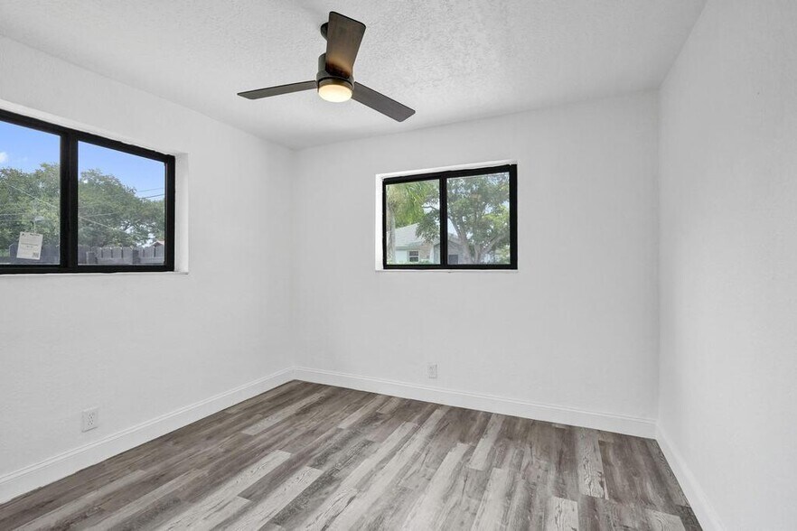 Building Photo - 1810 NW 9th St