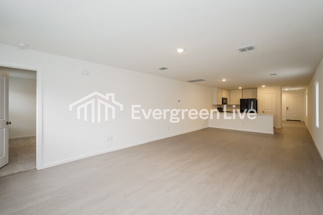 Building Photo - 808 Dressage Ln