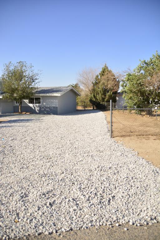 Building Photo - 18240 Catalpa St