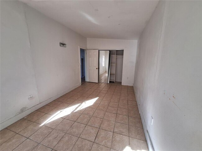 Building Photo - 21455 Mallory Ave
