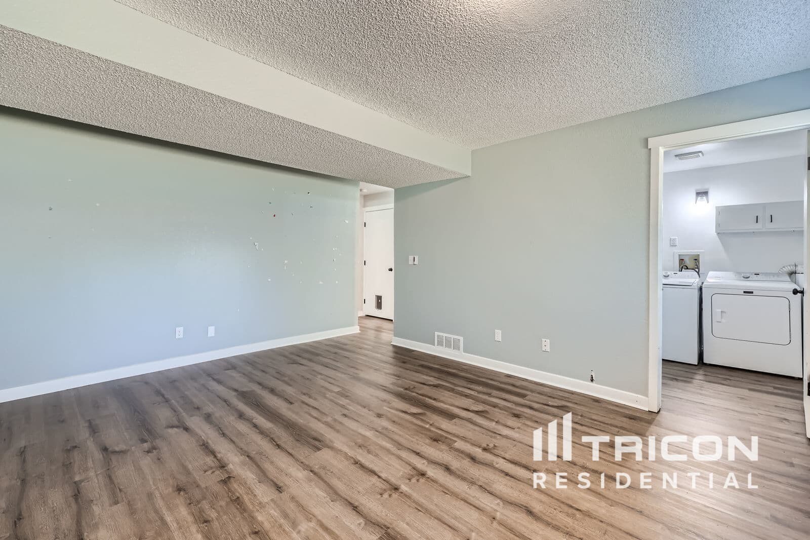 Building Photo - 385 Mountain Cloud Cir