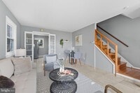 Building Photo - 6942 University Dr