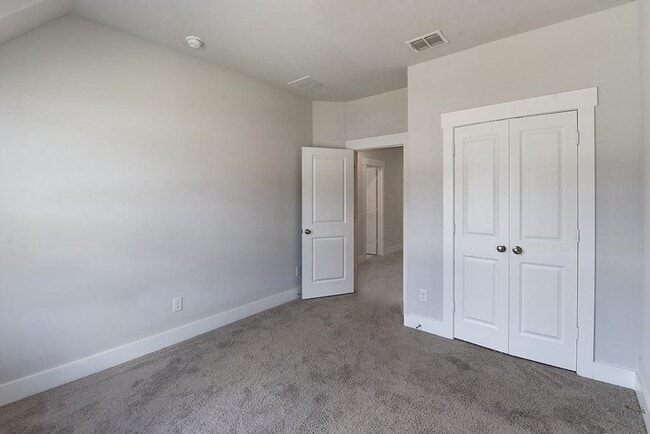 Building Photo - 817 Crystal Oak Ln