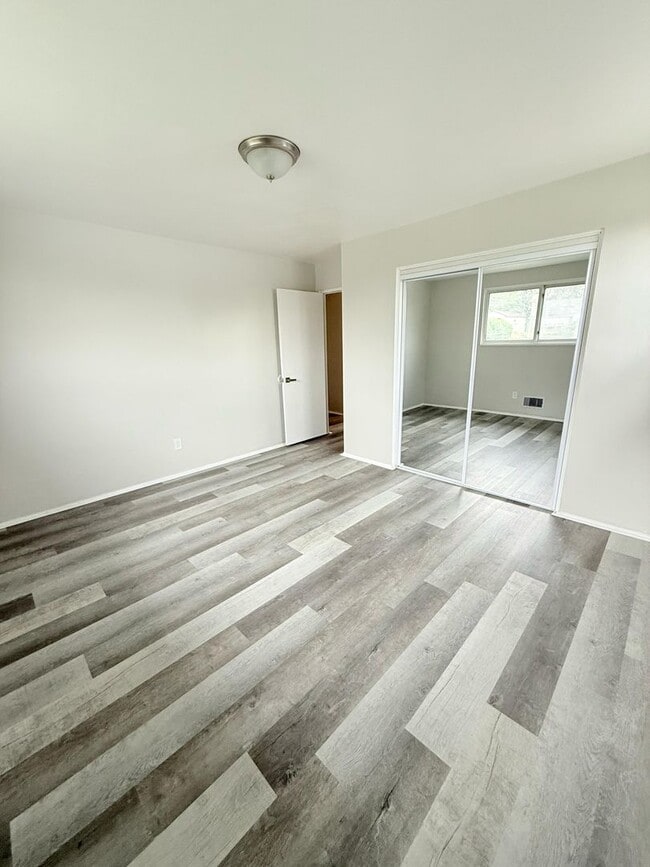 Building Photo - Newly Remodeled 3-Bed, 2-Bath Ranch Style Home