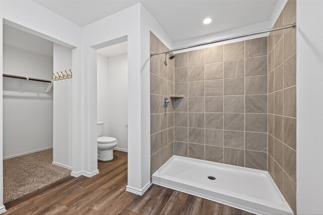 Building Photo - 11933 Summer Oak Trl