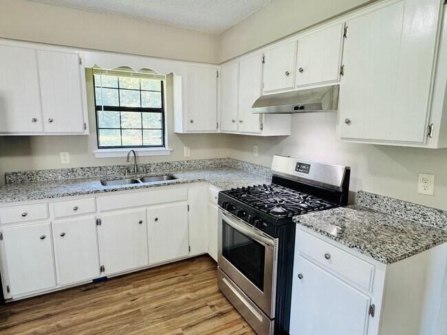 Building Photo - Modern 3-Bedroom Beauty