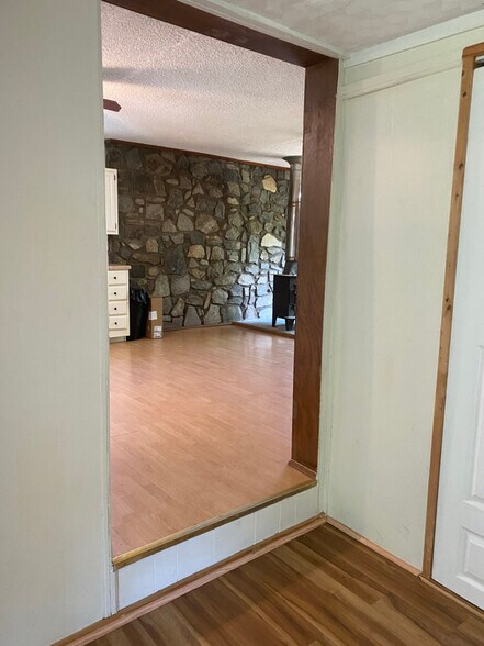 Building Photo - 106 Addison Ct