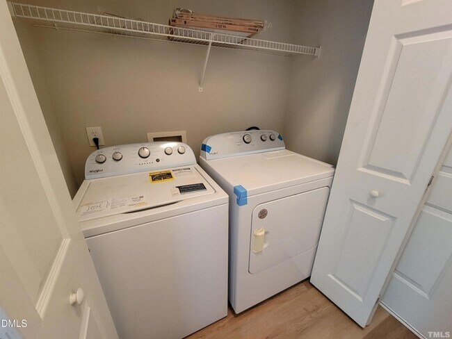 Building Photo - 7954 Willowglen Dr