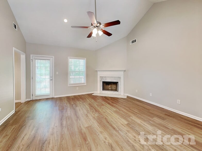 Building Photo - 205 Highgrove Dr