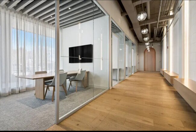 Building Photo - 2020 W Harrison St