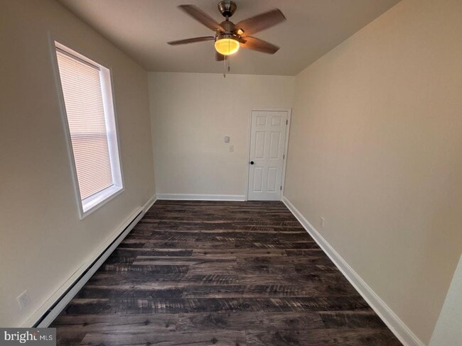 Building Photo - 2324 N Lambert St