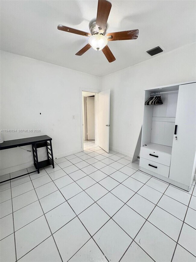 Building Photo - 1332 NE 177th St