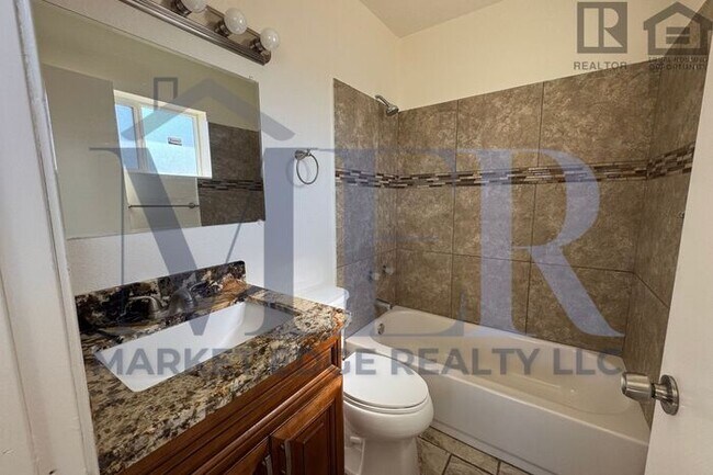 Building Photo - 3Bed/2Bath House 35th Ave/Bethany! NO APPLICATION FEE! - RV GATE, NO HOA!