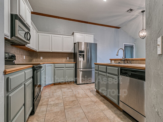 Building Photo - 4117 Green Apple Dr