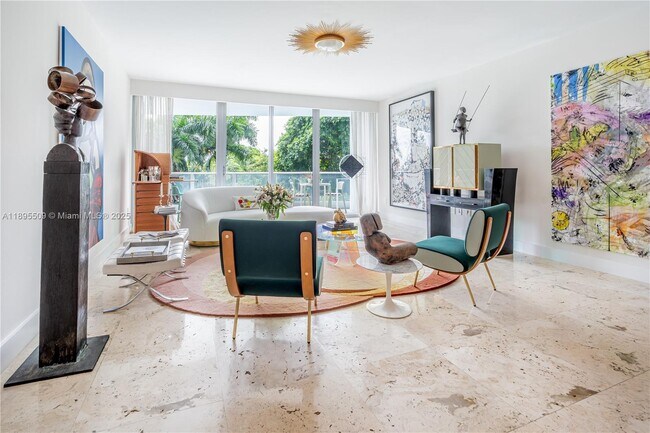 Building Photo - 2627 S Bayshore Dr