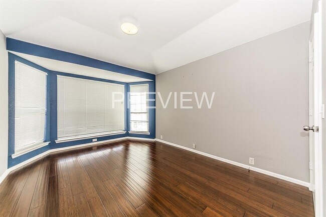 Building Photo - 2504 Prospect Hill Dr