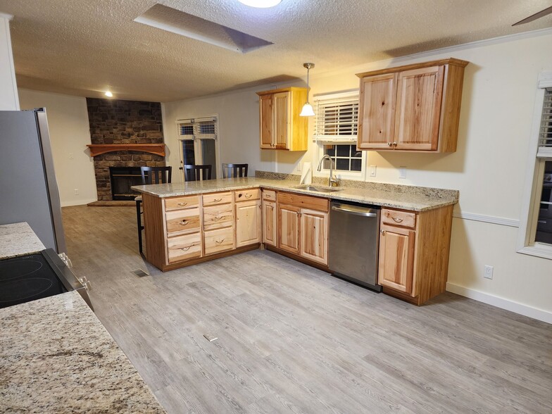 Building Photo - 21 Powder Horn Trail