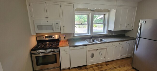 Building Photo - 19101 Delton Ave