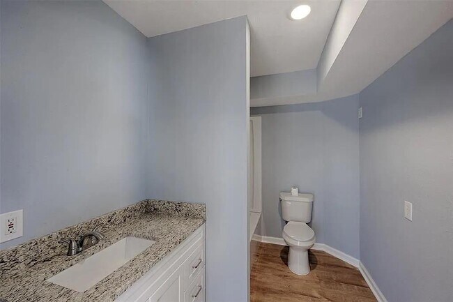 Building Photo - 6076 Sinclair Dr