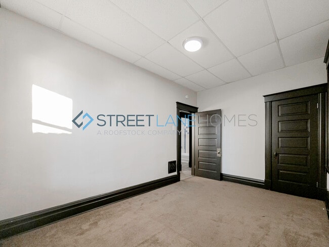 Building Photo - NOW OFFERING HALF OFF THE FIRST FULL MONTH...