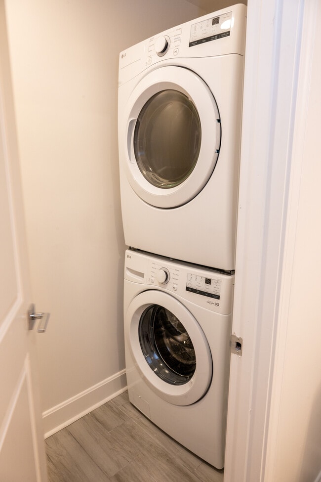 2106 | Washer & Dryer - ArriveKC Condos