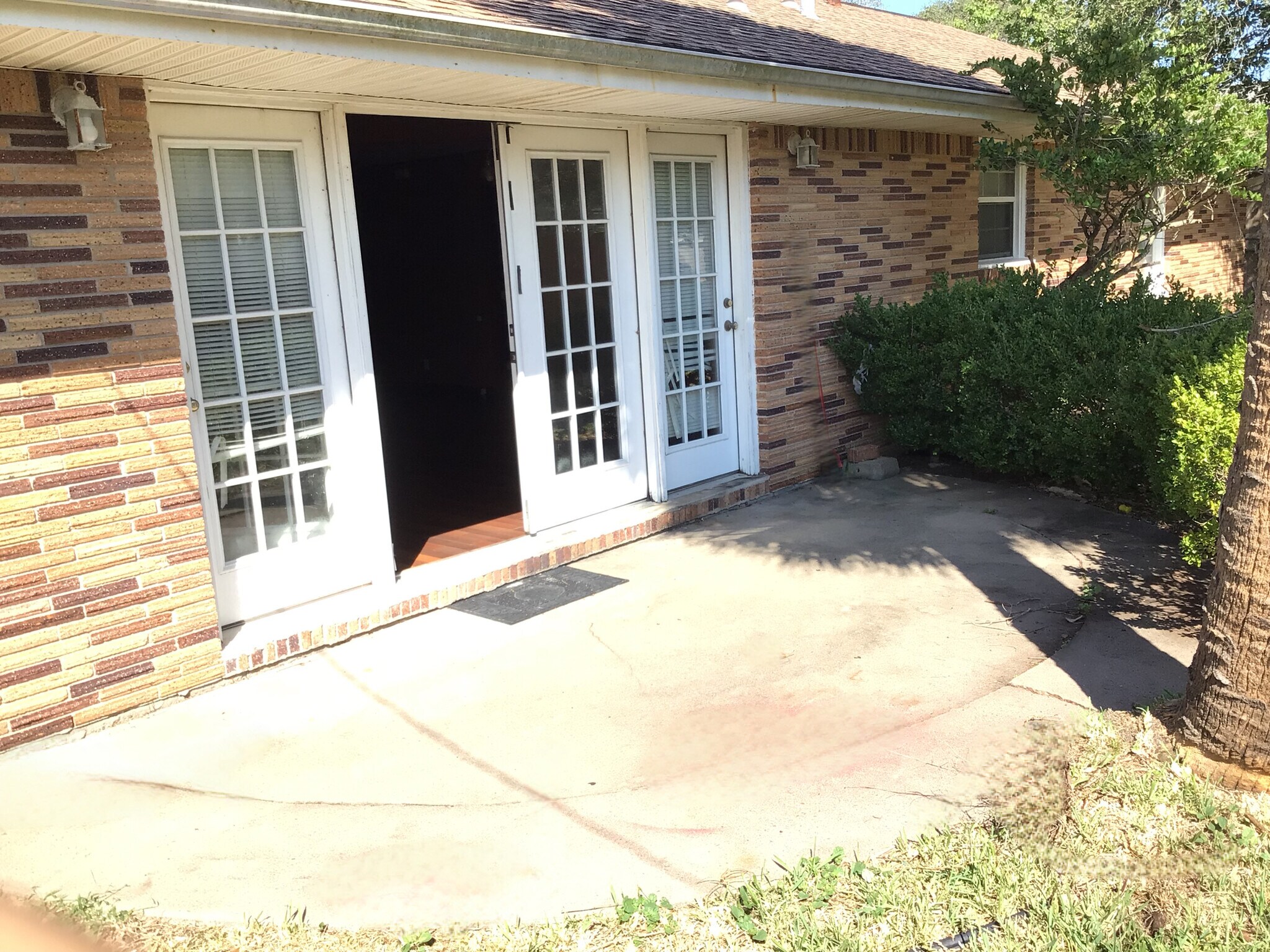 Building Photo - 6609 Golf Crest Dr