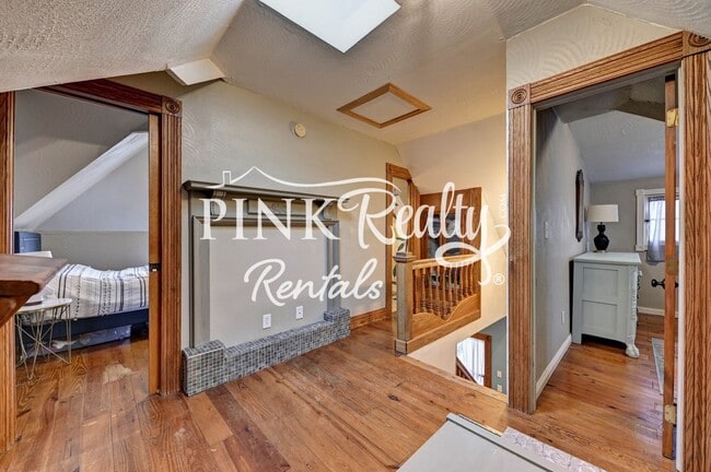 Building Photo - 1610 W Kiowa St