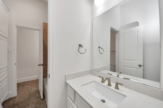 Building Photo - 14807 Providence Manor Way
