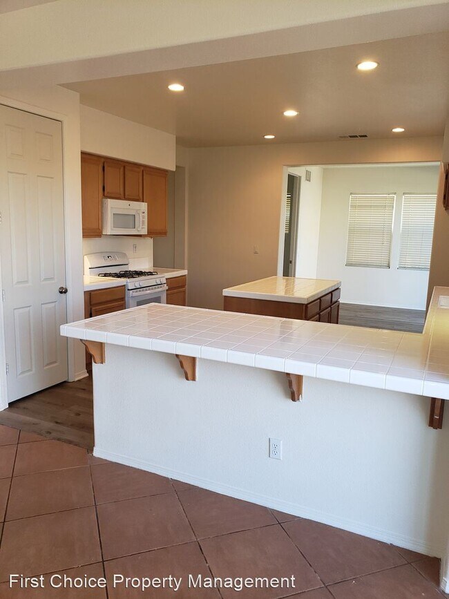 Building Photo - 4 br, 3 bath House - 1599 Alberhill Street