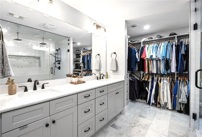 Building Photo - 8175 Main St