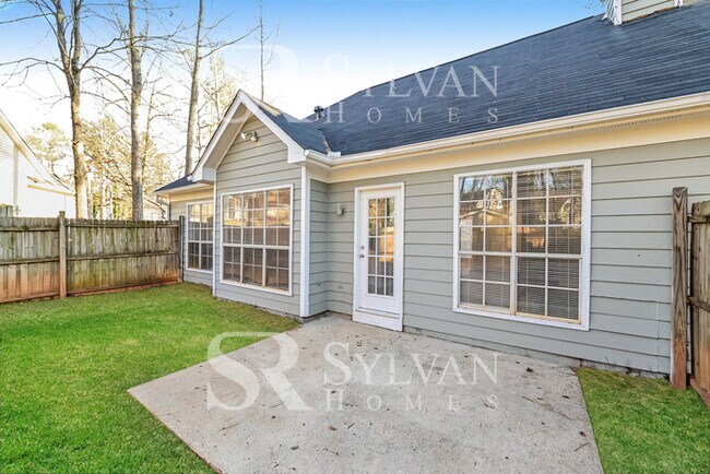 Building Photo - Prepare to be impressed by this 3 bedroom, 2 bathroom home