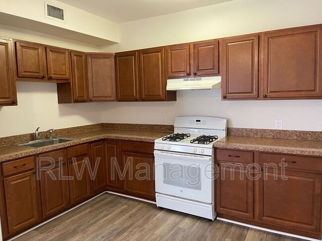 Building Photo - 11 N Central Ave