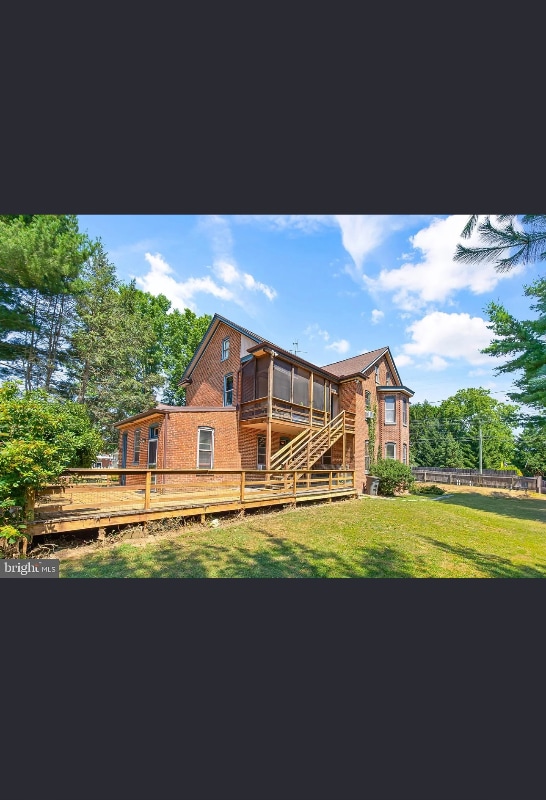 Building Photo - 210 E Main St