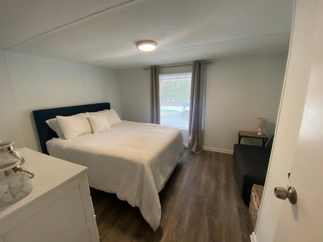 Building Photo - 430 Ranch Rd