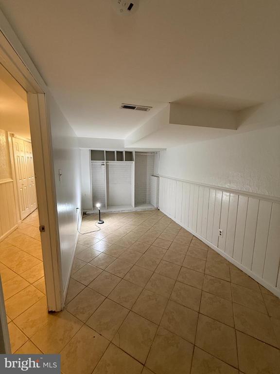 Building Photo - 1714 E St NE