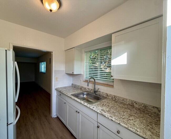 Building Photo - 3221 NE 7th Ave