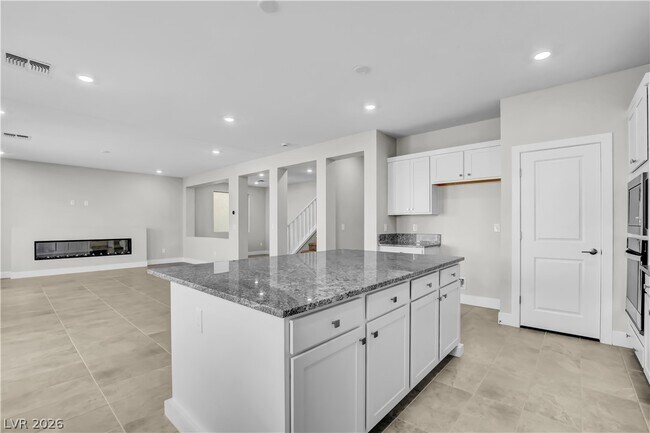 Building Photo - 6360 Pipers Brk Ln