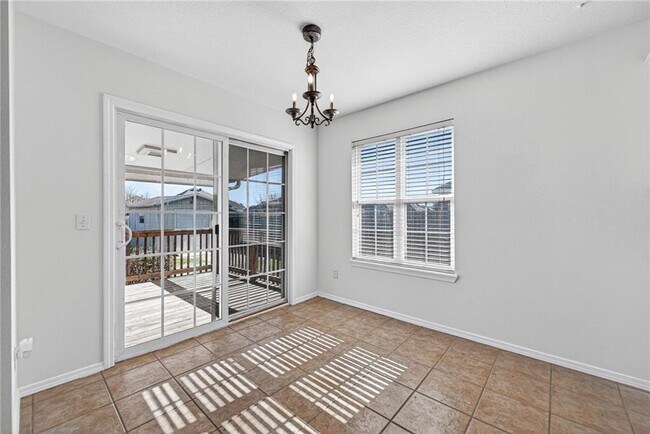 Building Photo - 1562 Hutchinson St