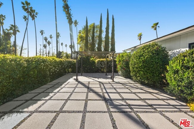 Building Photo - 17141 Sherman Way