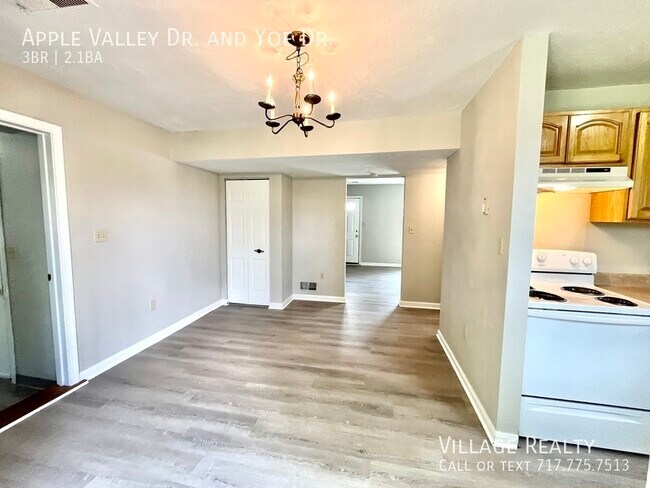 Building Photo - 914 Apple Valley Dr
