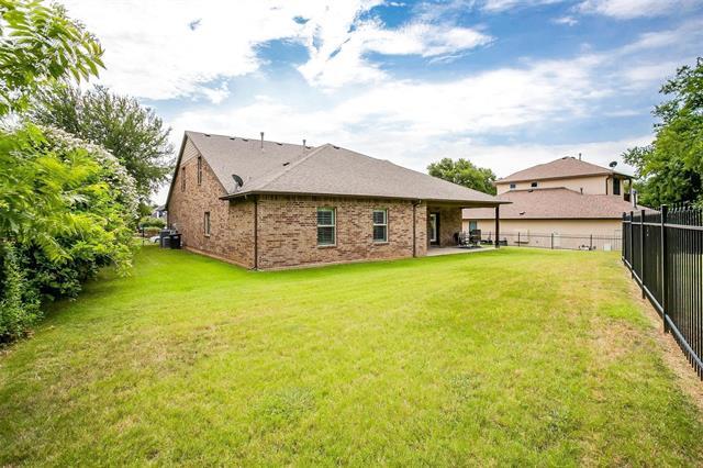 Building Photo - 13704 Southern Oaks Dr