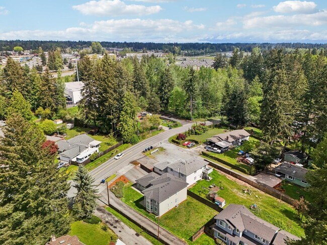 Building Photo - 13411 Meadow Rd