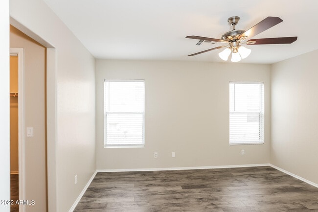 Building Photo - 12622 W Paradise Dr