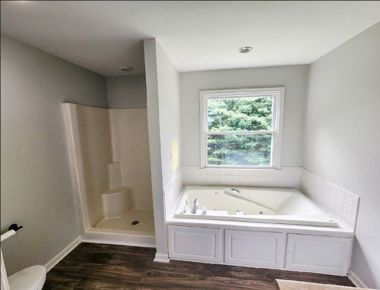Building Photo - 39 Valleyview Cir