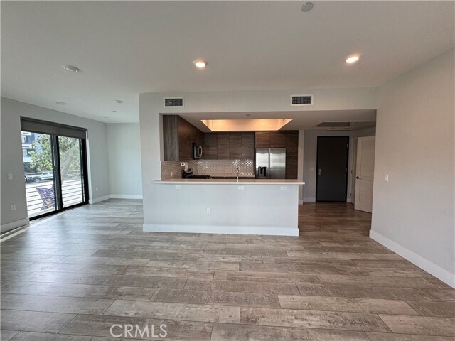 Building Photo - 4383 N Sepulveda Blvd