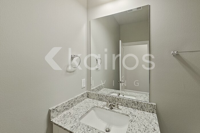Building Photo - 13784 Willowmore Dr
