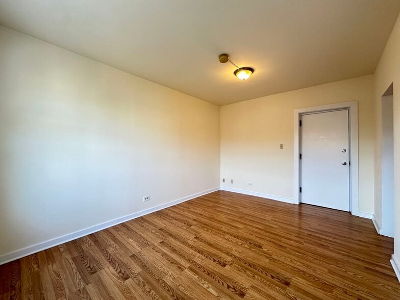 Building Photo - 1850 N Humboldt Blvd