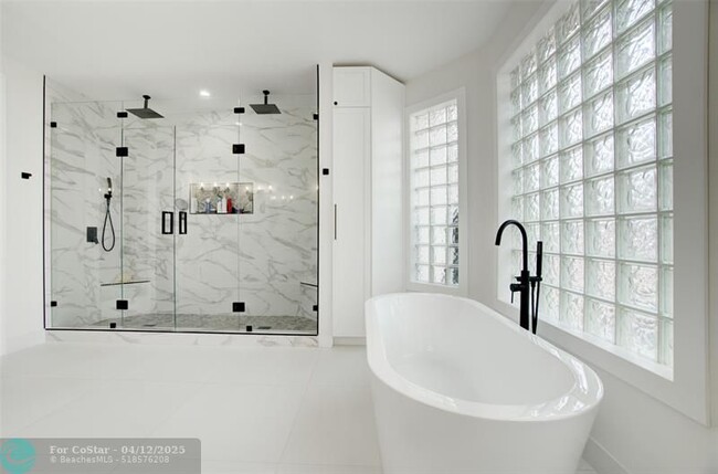 Building Photo - 2563 Jardin Ln
