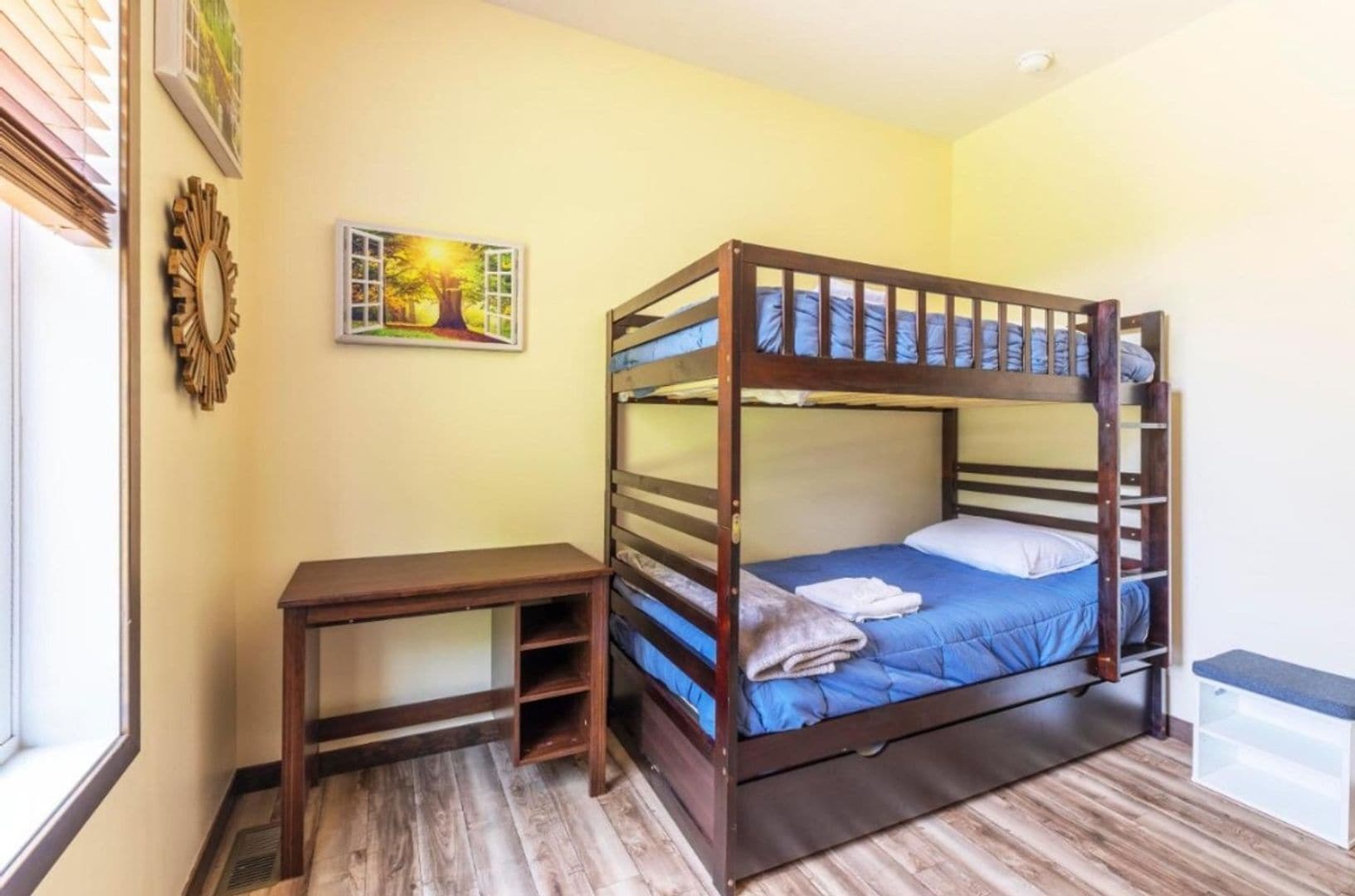 Building Photo - 497 W Center St