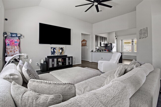 Building Photo - 622 Little Cypress Ln